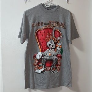 ⭐️5 for 25⭐️Flying horse M “Hare to the Throne” bugs bunny top